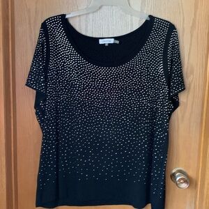 Short sleeve dressy t-shirt with studs